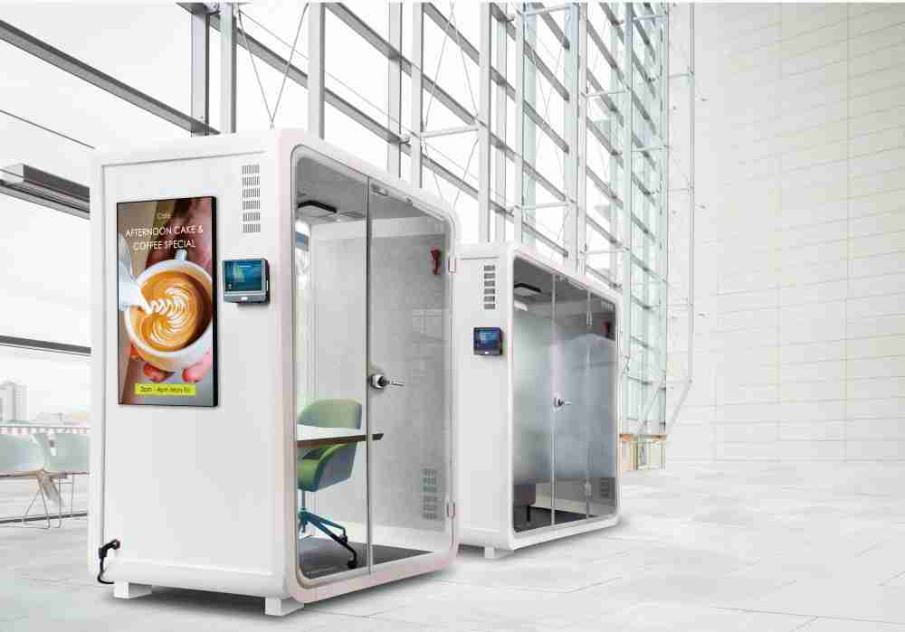 人生就是博子公司达擎之智慧行动办公舱，，，，采用PDLC智能调光玻璃设计，，透过通电与断电的电流切换，，，，呈现透明与雾面效果，，，具节能降耗特性并兼顾隐私，，确保信息安全