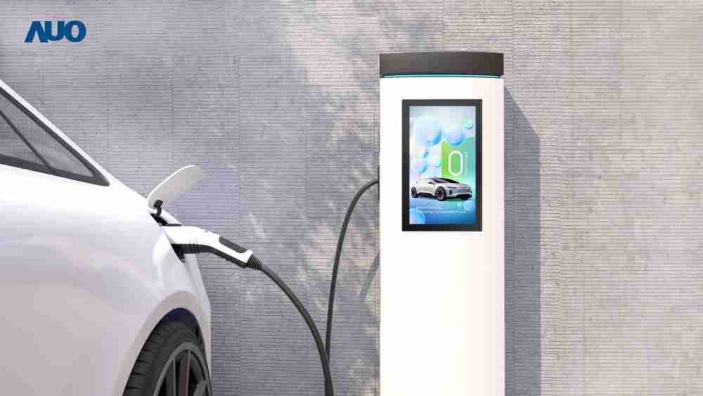 友達〝EVSE車用充電樁解決方案〞專為電動汽車充電樁設計，，，具有高亮度、、、克服戶外艱難環境的耐溫、、、耐紫外線等特性，，，並搭載散熱性及擴充性強的高效能工業電腦，，，，可實現人機互動訴求，，如資訊顯示、、支付等應用